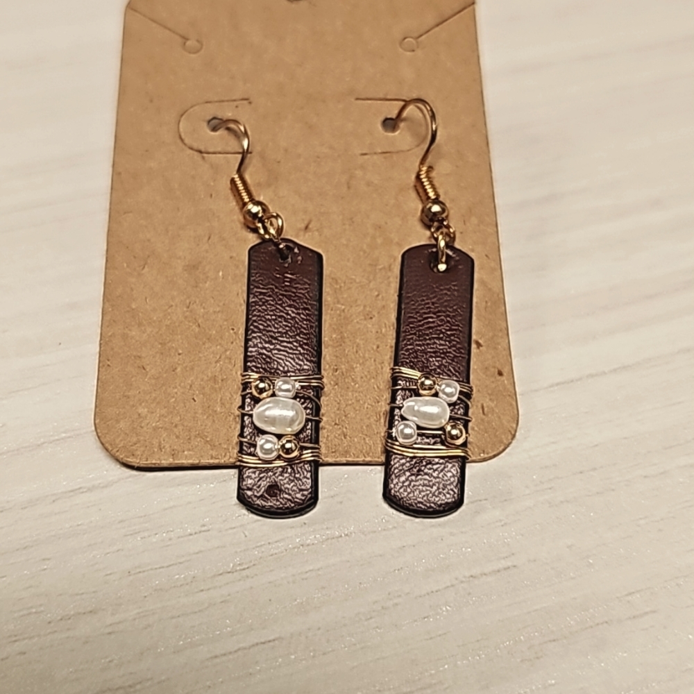 Handmade leather and pearl earrings nwt